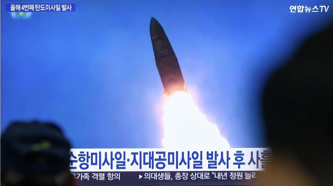 Pyongyang launches several cruise missiles ahead of Trump's visit to South Korea ( Europa Press)
